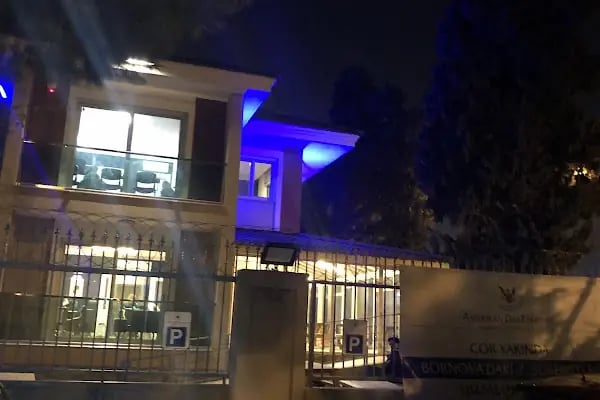 Amerikan Dili Edebiyatı Yabancı Dil Kursları Bornova Forum Şubesi - Resim 1