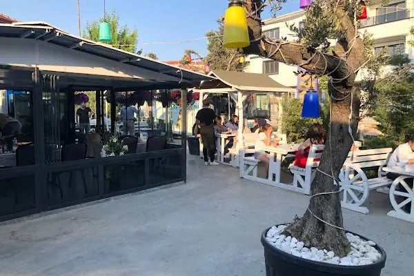Zerlanis Cızgara Kokoreç Çorba Kahvaltı Satır Et Tatlı Restorant - Resim 4