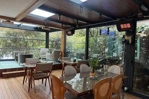 Bee Restaurant - Resim 8