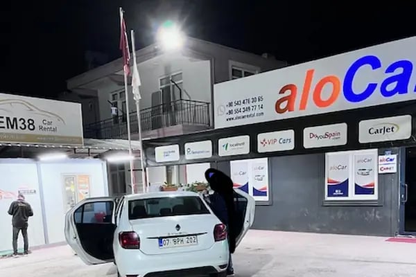 aloCar Rental - Resim 3