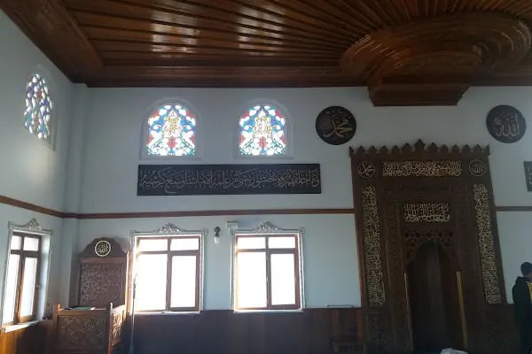 Şehitler Gaziler Camii - Resim 16