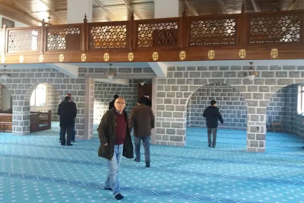 Şehitler Gaziler Camii - Resim 4