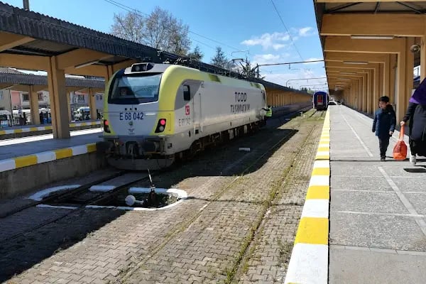 TCDD Adapazarı Tren İstasyonu - Resim 2
