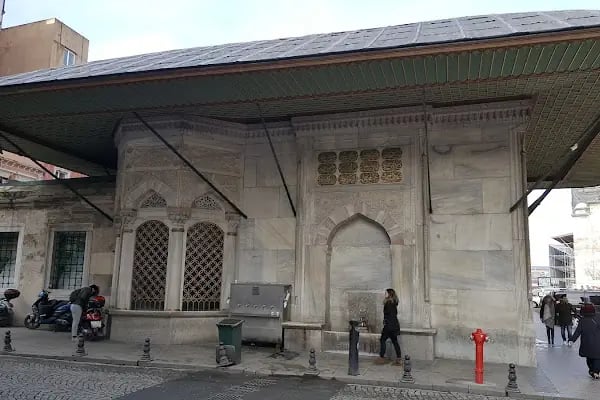Hatice Turhan Valide Sultan Türbesi - Resim 16