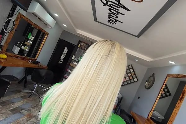 Saloon Burcu Bayan Kuaförü - Resim 17