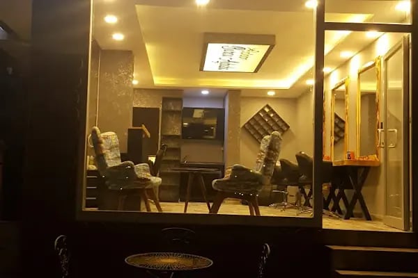 Saloon Burcu Bayan Kuaförü - Resim 2