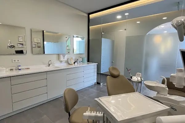 A Dental Stüdyo Ağız ve Diş Sağlığı Polikliniği - Resim 7
