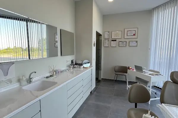 A Dental Stüdyo Ağız ve Diş Sağlığı Polikliniği - Resim 8