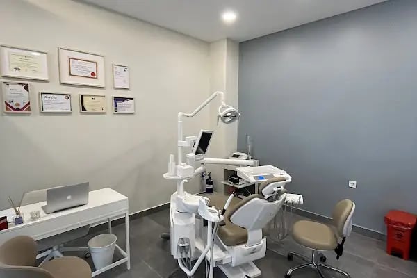 A Dental Stüdyo Ağız ve Diş Sağlığı Polikliniği - Resim 10