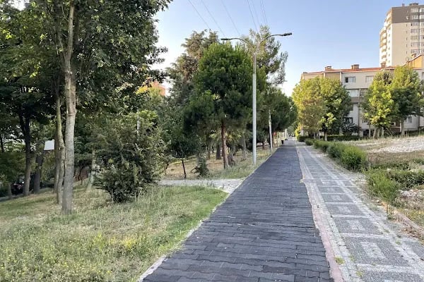 Küçükçekmece Belediyesi Atakent 2.Bölge Parkı Ve Koşu Parkuru - Resim 10