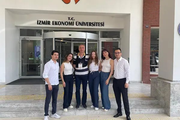 İzmir Ekonomi Üniversitesi - Resim 5