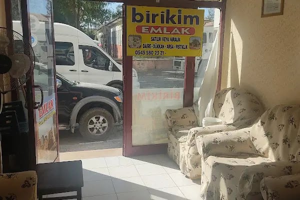 Kumsal ada halisaha ve yüzme havuzu - Resim 2