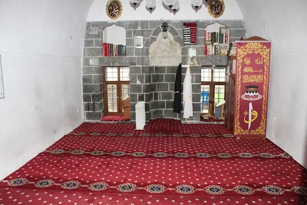 Sarı Saltug Türbesi - Resim 11