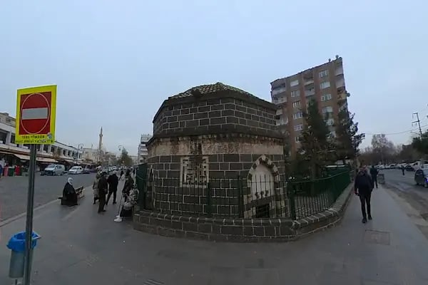Sarı Saltug Türbesi - Resim 9