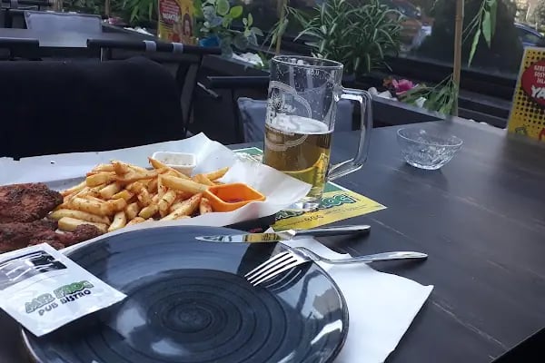 Mr. Frog Pub Bistro - Resim 3