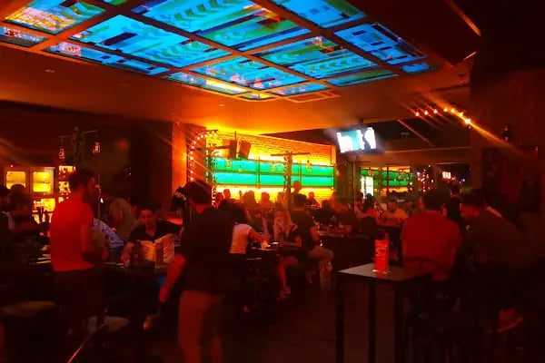 Mr. Frog Pub Bistro - Resim 14