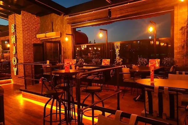 Mr. Frog Pub Bistro - Resim 2