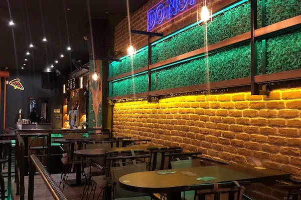 Mr. Frog Pub Bistro - Resim 5