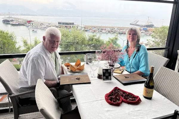 D La Plaza Restaurant &amp; Bar - Resim 6
