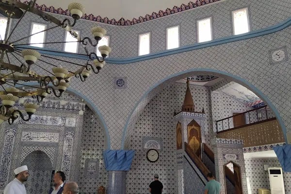 Adnan Menderes Cami - Resim 2