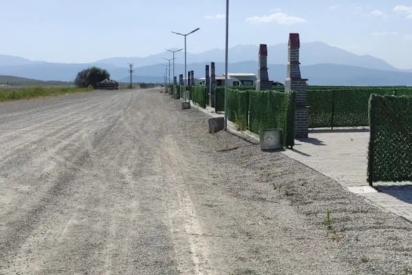 Karaburun Karavan Kamp Alanı - Resim 13
