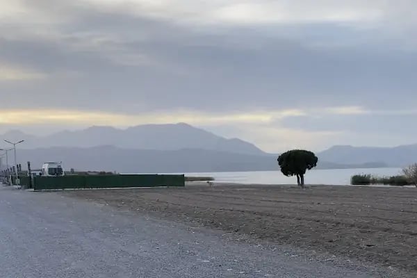 Karaburun Karavan Kamp Alanı - Resim 14