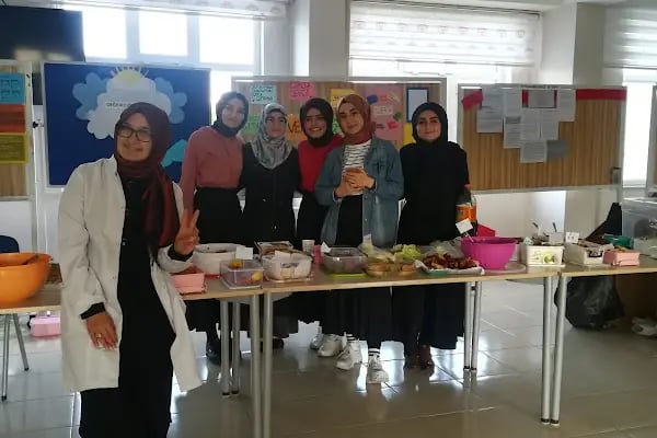 KÜLTÜR KOLEJİ (SAĞLIK LİSESİ &amp; ANADOLU LİSESİ) - Resim 14