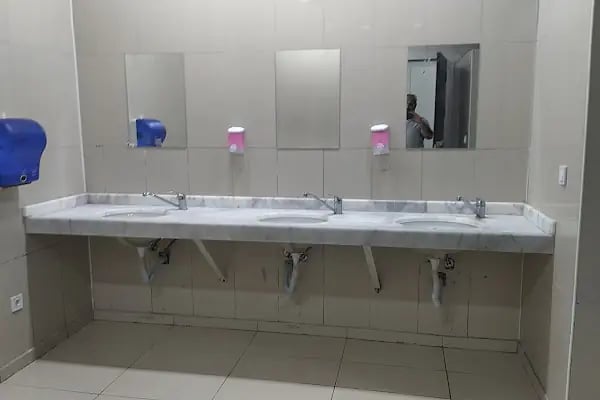 Mardin Artuklu Üniversitesi Yarı Olimpik Yüzme Havuzu - Resim 12