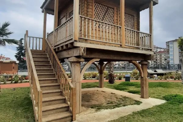 Akçaabat millet bahçesi - Resim 3