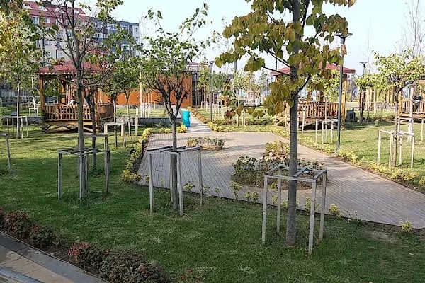 Akçaabat millet bahçesi - Resim 4