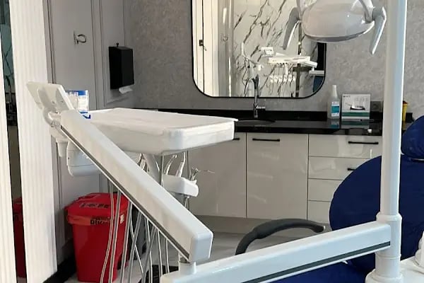 Astradent Ağız ve Diş Sağlığı Polikliniği - Resim 4