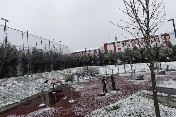 İBB Azerbaycan Dostluk Parkı - Resim 15