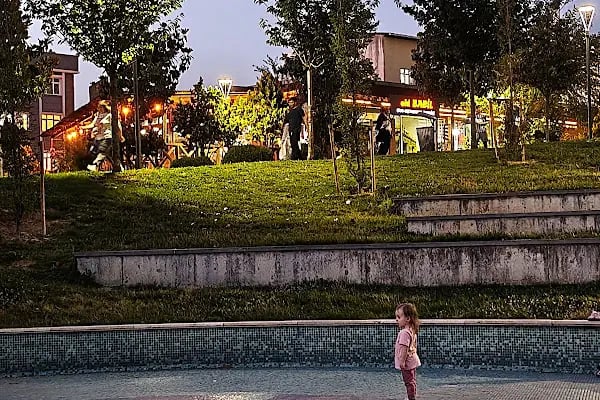 İBB Azerbaycan Dostluk Parkı - Resim 20