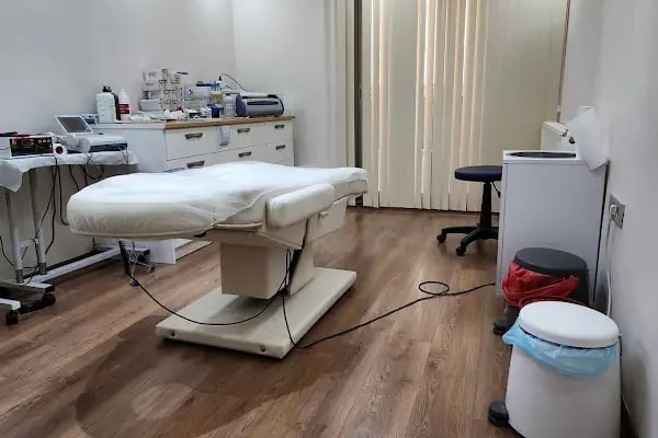 Doçent. Dr. M. Kürşat Evrenos Muayenehanesi - Resim 9