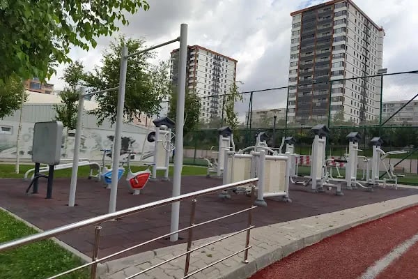 Ülkü Spor Sahası - Resim 9
