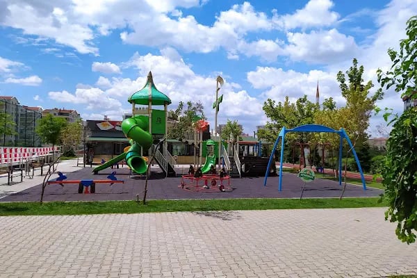 Ülkü Spor Sahası - Resim 10