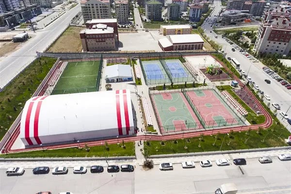 Ülkü Spor Sahası - Resim 7