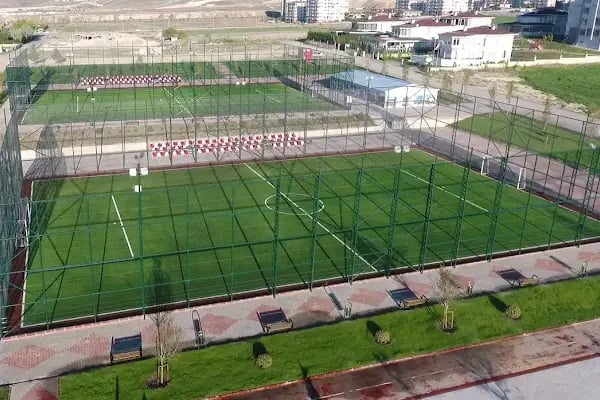 Ülkü Spor Sahası - Resim 13