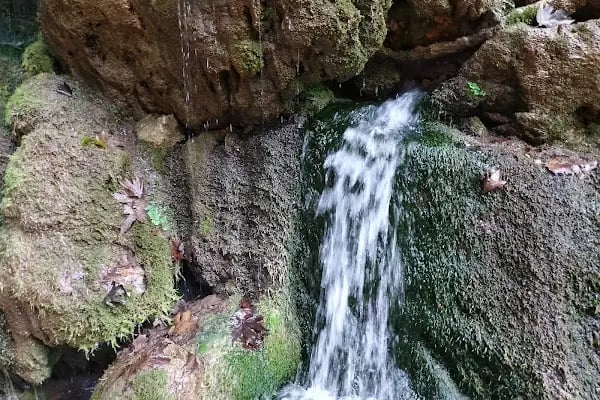 Ağlayan Kaya - Sakızcılar Asmaaltı Şelalesi - Resim 6