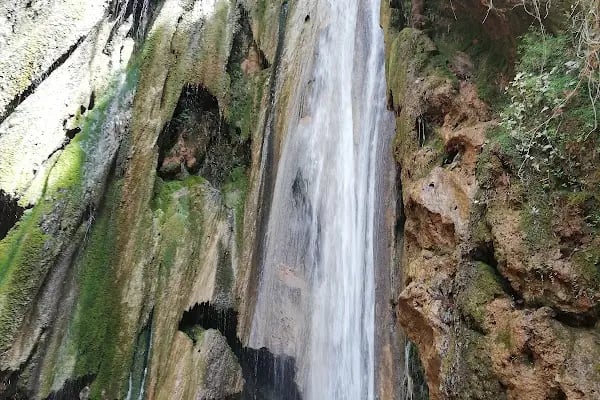 Ağlayan Kaya - Sakızcılar Asmaaltı Şelalesi - Resim 1