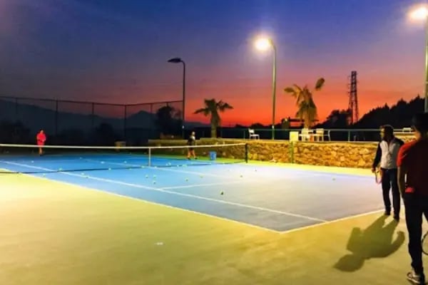 Bornova ES Tenis Kulübü - Resim 1