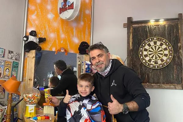 Ufuk Çimen Erkek ve Çocuk Kuaförü - Resim 6