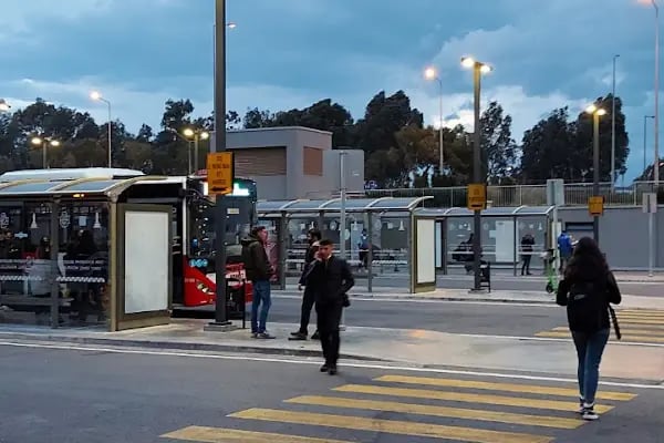 Üçkuyular Aktarmalı Otobüs Son Durağı - Resim 4