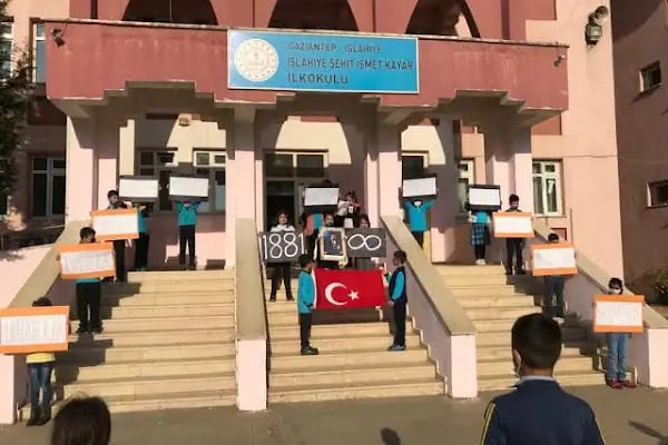 Şehit İsmet Kayar İlkokulu - Resim 2