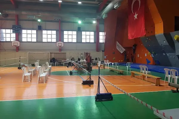 Sakarya Uygulamalı Bilimler Üniversitesi Spor Bilimleri Fakültesi Kapalı Spor Salonu - Resim 15
