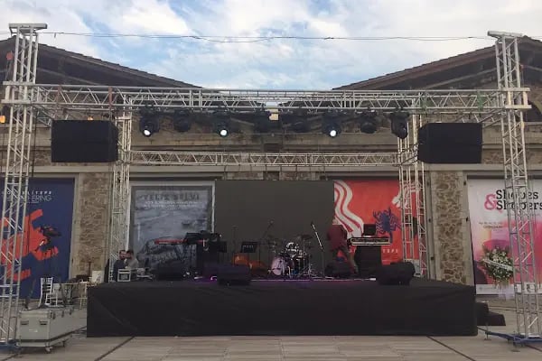 ANKARA SES SAHNE- KİRALIK SES SİSTEMİ VE SAHNE EKİPMANLARI KİRALAMA - Resim 10