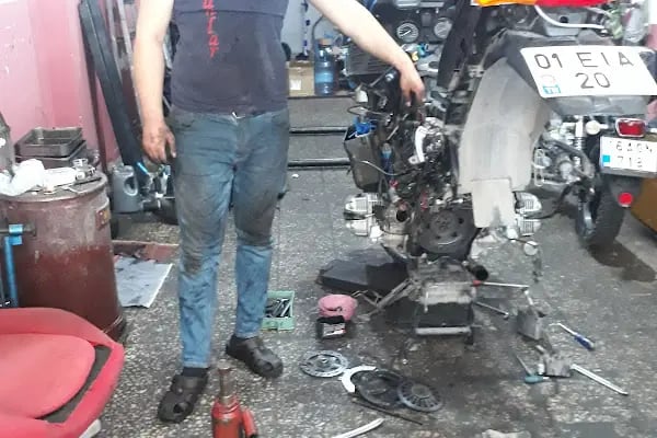 Gemlik Körfez Motosiklet(Bajaj,RKS,Kuba,Kanuni,Volta,Benelli,Skyjet,Segway YETKİLİ SERVİS) - Resim 17