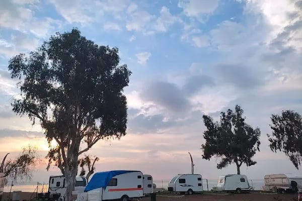 Mezitli Tece karavan parkı - Resim 2