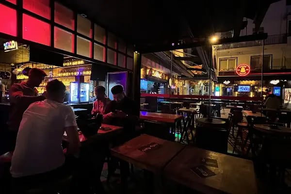 Deep Sea Pub - Resim 13