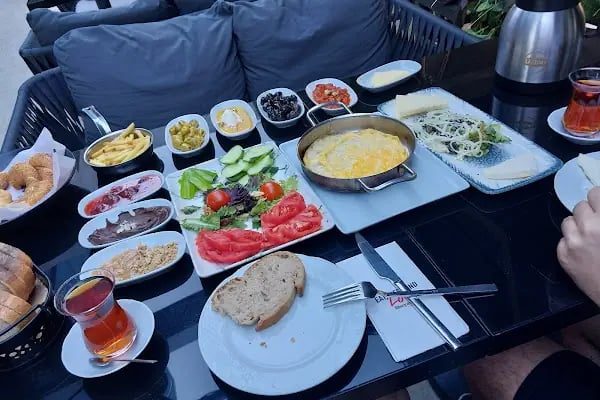 Patlıcan Cafe & Restaurant - Resim 6